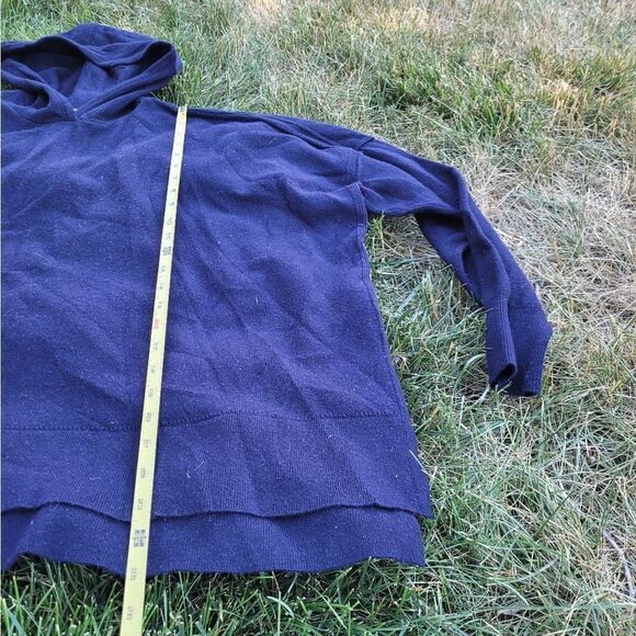 LOU Tricot Cashmere Hooded Oversized Sweater - Picture 3 of 6